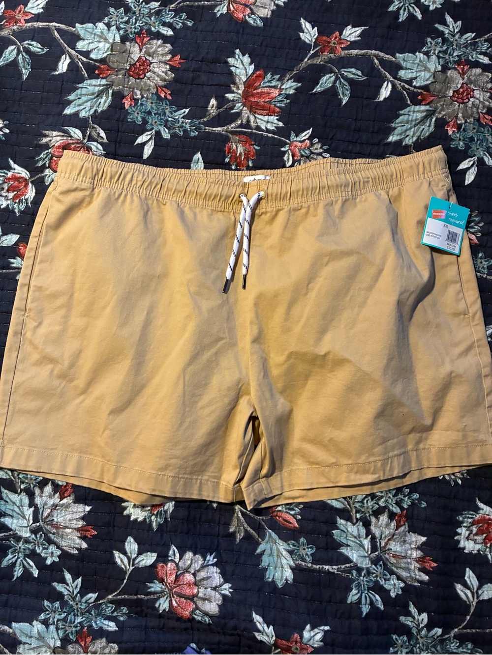 crown & ivy Men's  Flat-Front Elastic Waist Shorts